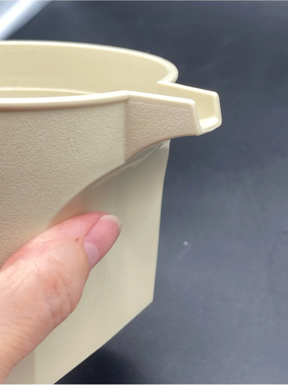 Tupperware Creamer 1414-4 Almond